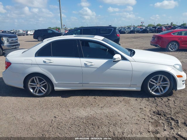 Продаж на аукціоні авто 2013 Mercedes-benz C 300 Sport 4matic, vin: WDDGF8AB9DR281556, номер лоту: 45325348