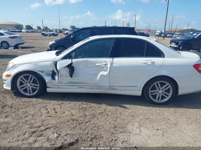 Продаж на аукціоні авто 2013 Mercedes-benz C 300 Sport 4matic, vin: WDDGF8AB9DR281556, номер лоту: 45325348