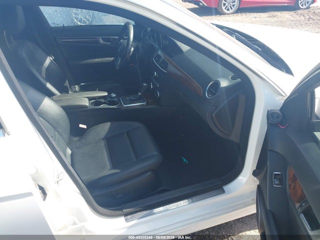 Продаж на аукціоні авто 2013 Mercedes-benz C 300 Sport 4matic, vin: WDDGF8AB9DR281556, номер лоту: 45325348