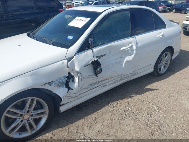 Продаж на аукціоні авто 2013 Mercedes-benz C 300 Sport 4matic, vin: WDDGF8AB9DR281556, номер лоту: 45325348