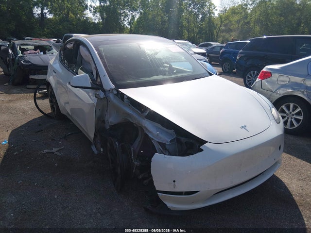 Tesla Model Y Long Range Dual Motor All-wheel Drive 2021 5YJYGDEE3MF196694 main image