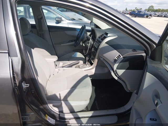 2013 Toyota Corolla Le მანქანა იყიდება აუქციონზე, vin: 5YFBU4EE8DP125381, აუქციონის ნომერი: 45325426