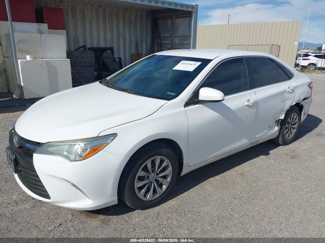 Toyota CAMRY LE 2015 4T1BF1FK8FU114069 Image 2
