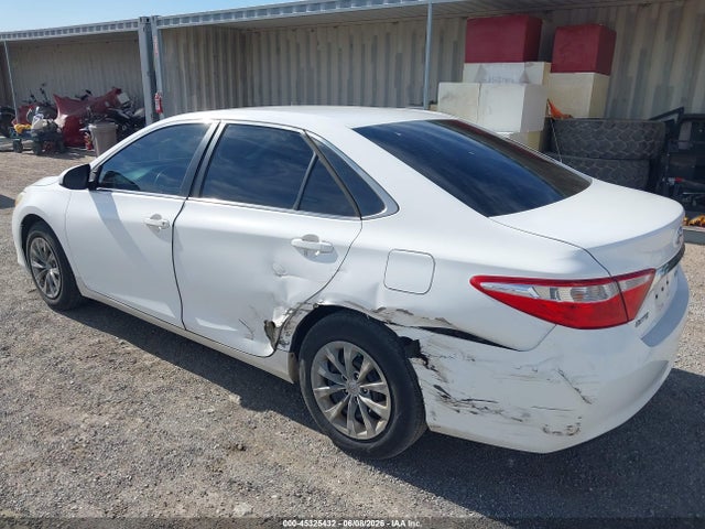 Toyota CAMRY LE 2015 4T1BF1FK8FU114069 Image 3