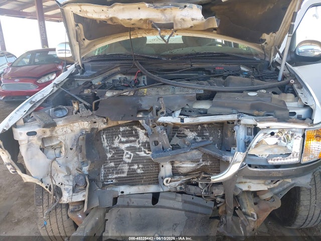 Продаж на аукціоні авто 2002 Ford F-150 Lariat/xlt, vin: 1FTRW07652KC88816, номер лоту: 45325442