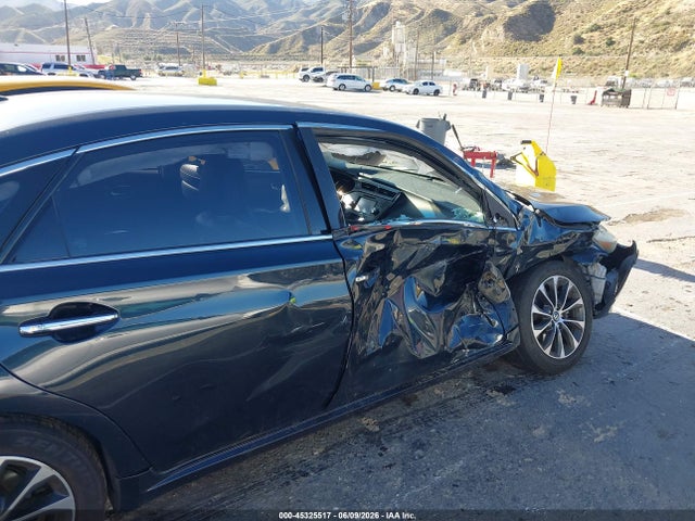 4T1BK1EB2JU266452 Toyota AVALON XLE