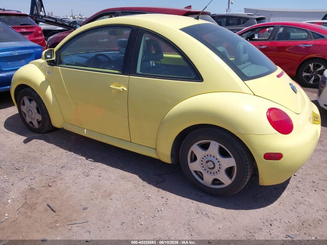 45325563 :رقم المزاد ، 3VWCA21C6YM475186 vin ، 2000 Volkswagen New Beetle Gls مزاد بيع
