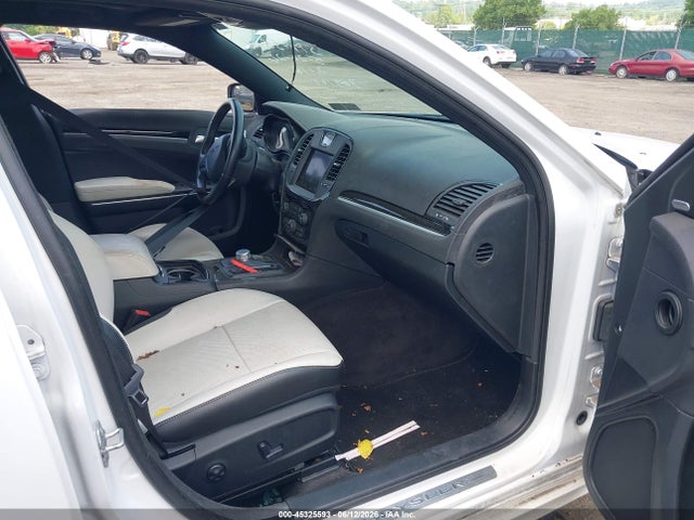 Chrysler 300 2018 2C3CCAGG6JH309101 Image 5