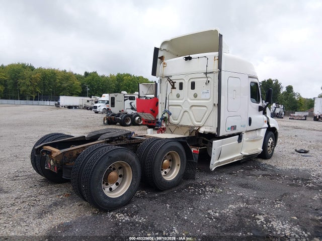 2015 Freightliner Cascadia 125 მანქანა იყიდება აუქციონზე, vin: 1FUJGLDV9FLGF1035, აუქციონის ნომერი: 45325606