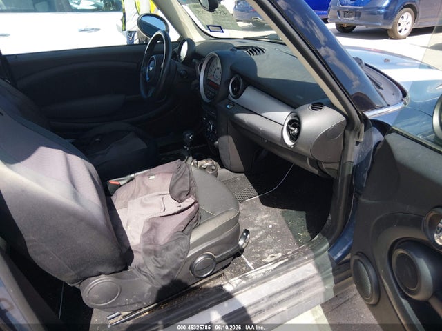 45325785 :رقم المزاد ، WMWSU3C5XBT251726 vin ، 2011 Mini Cooper مزاد بيع