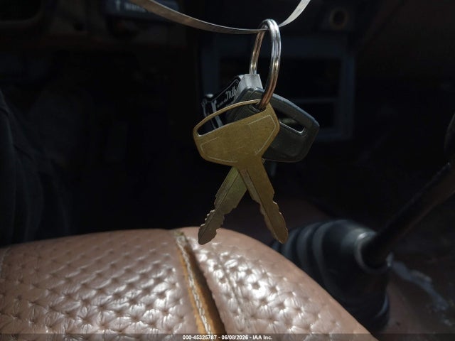 1986 Toyota Pickup 1/2 Ton Rn50 მანქანა იყიდება აუქციონზე, vin: JT4RN50R5G0150152, აუქციონის ნომერი: 45325787