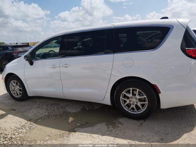 2026 Chrysler Pacifica Select მანქანა იყიდება აუქციონზე, vin: 2C4RC1BG7TR204271, აუქციონის ნომერი: 45325867