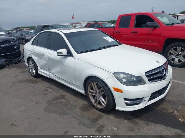 Aukcja sprzedaży 2014 Mercedes-benz C 250 Sport, vin: WDDGF4HB7EG226812, numer aukcji: 45325892
