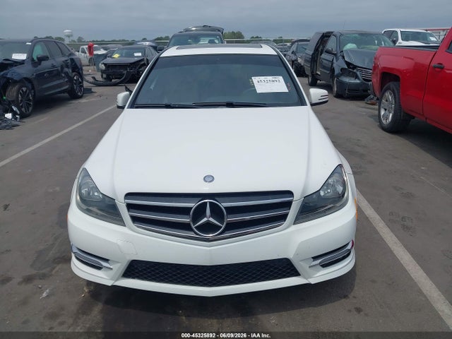 Aukcja sprzedaży 2014 Mercedes-benz C 250 Sport, vin: WDDGF4HB7EG226812, numer aukcji: 45325892