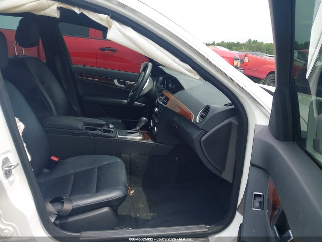 2014 Mercedes-benz C 250 Sport მანქანა იყიდება აუქციონზე, vin: WDDGF4HB7EG226812, აუქციონის ნომერი: 45325892