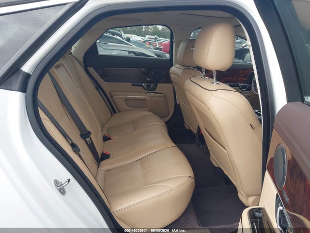 SAJWA1C73H8W12309 Jaguar Xj R-sport