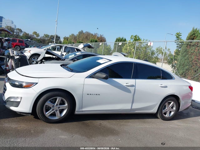 1G1ZC5ST0KF208097 Chevrolet Malibu 1fl