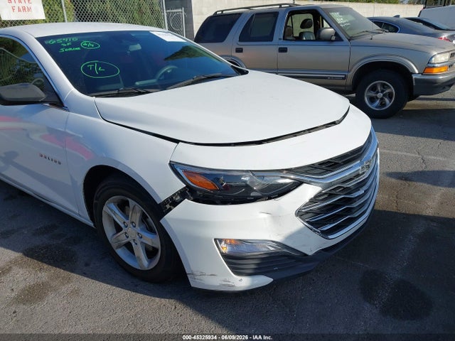 1G1ZC5ST0KF208097 Chevrolet Malibu 1fl
