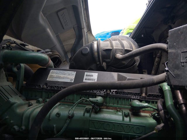 45325951 :رقم المزاد ، 4V4NC9EH3KN217410 vin ، 2019 Volvo Vnl مزاد بيع