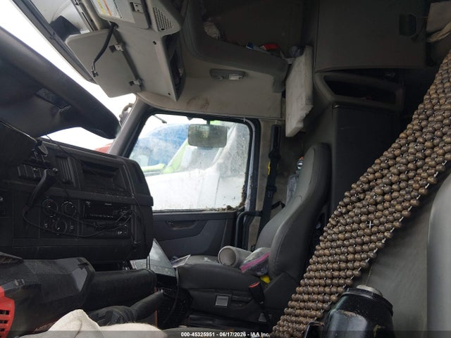 45325951 :رقم المزاد ، 4V4NC9EH3KN217410 vin ، 2019 Volvo Vnl مزاد بيع