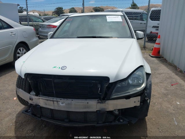 45326047 :رقم المزاد ، WDDGF4HB0EA943104 vin ، 2014 Mercedes-benz C 250 Sport مزاد بيع