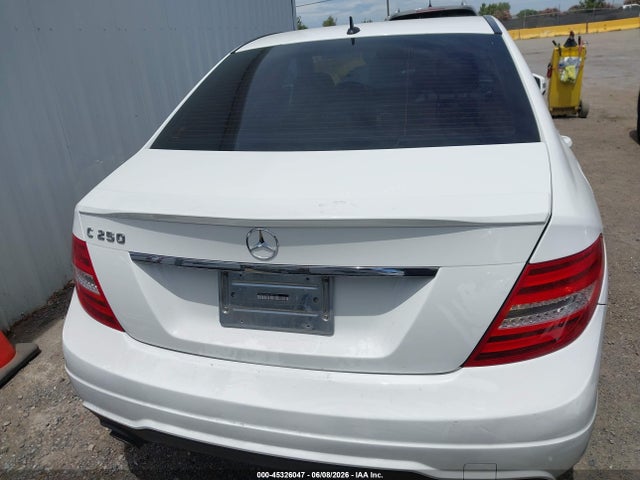 45326047 :رقم المزاد ، WDDGF4HB0EA943104 vin ، 2014 Mercedes-benz C 250 Sport مزاد بيع