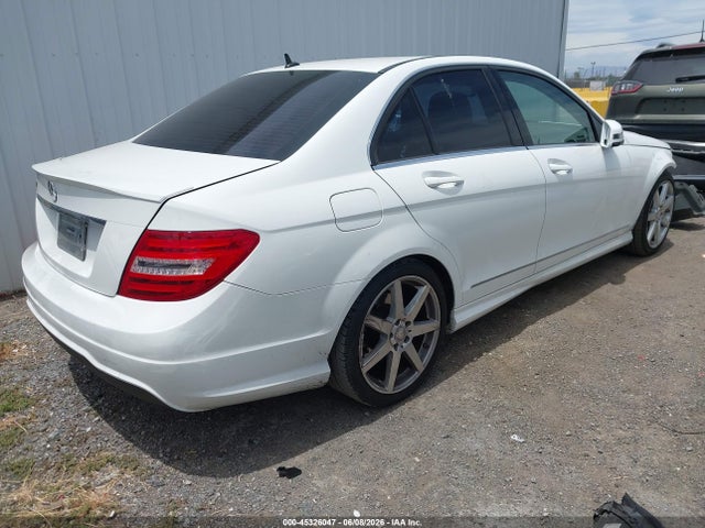 45326047 :رقم المزاد ، WDDGF4HB0EA943104 vin ، 2014 Mercedes-benz C 250 Sport مزاد بيع