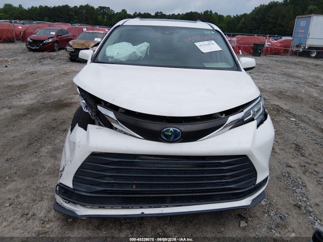 Toyota SIENNA LE 2022 5TDBRKEC3NS102698 Image 13