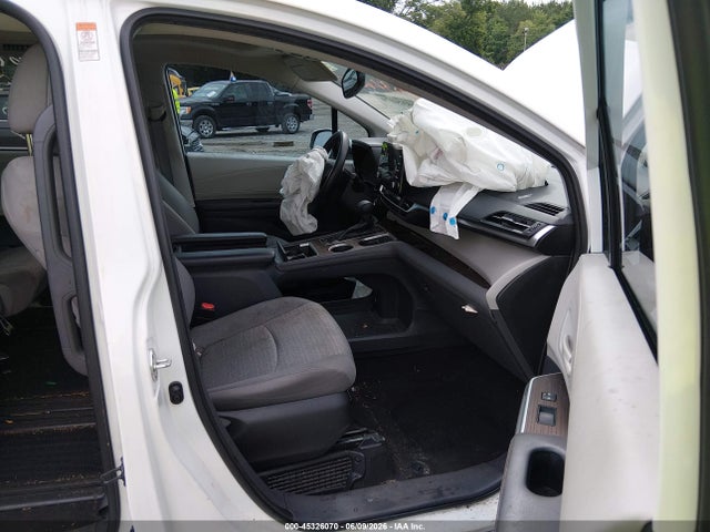 Toyota SIENNA LE 2022 5TDBRKEC3NS102698 Image 5