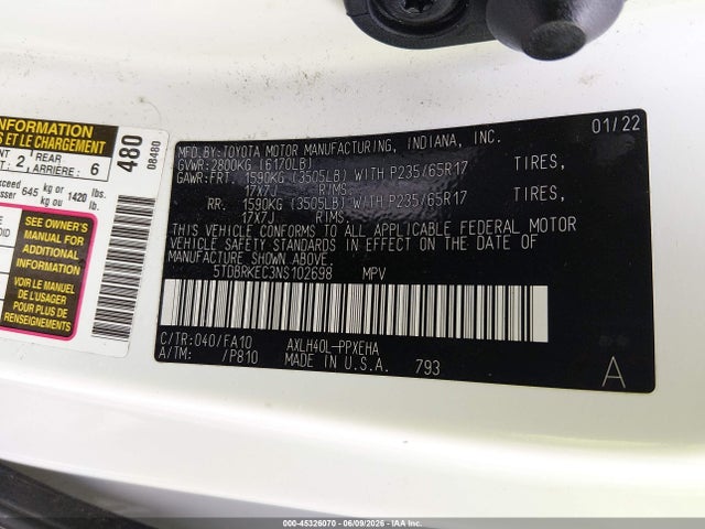 Toyota SIENNA LE 2022 5TDBRKEC3NS102698 Image 9