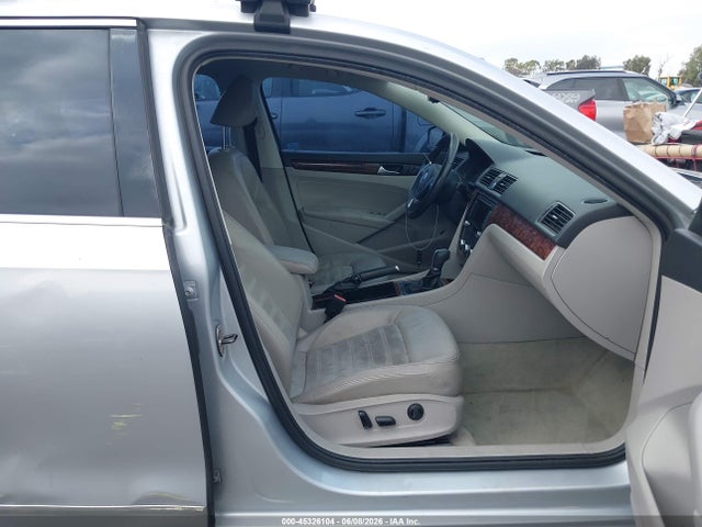 Продаж на аукціоні авто 2012 Volkswagen Passat 2.0l Tdi Sel Premium, vin: 1VWCN7A37CC083300, номер лоту: 45326104