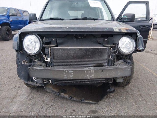 45326196 :رقم المزاد ، 1C4NJPBA2HD137690 vin ، 2017 Jeep Patriot Sport Fwd مزاد بيع