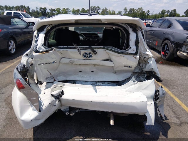 Auction sale of the 2014 Toyota Prius C Two, vin: JTDKDTB33E1567939, lot number: 45326309