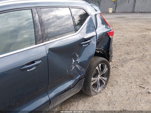45326385 :رقم المزاد ، YV4162UL1N2772714 vin ، 2022 Volvo Xc40 T5 Inscription مزاد بيع
