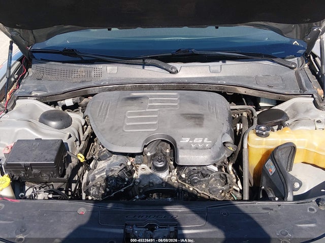 2C3CDXHG8JH125826 Dodge Charger Sxt Plus Rwd