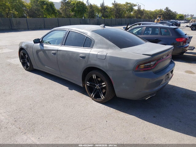 2C3CDXHG8JH125826 Dodge Charger Sxt Plus Rwd
