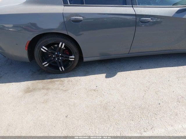 2C3CDXHG8JH125826 Dodge Charger Sxt Plus Rwd