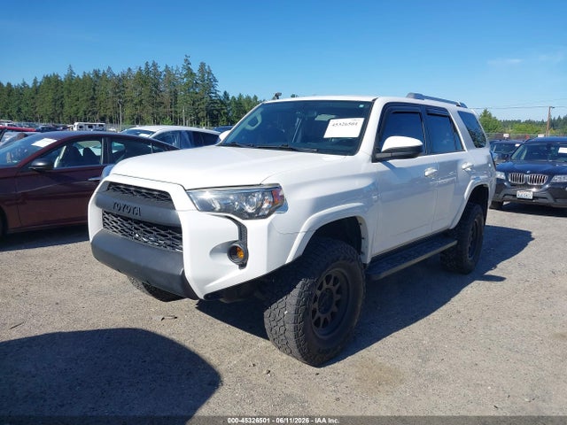Toyota 4RUNNER SR5 2017 JTEBU5JR9H5479164 Image 2