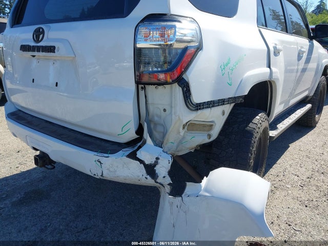 Toyota 4RUNNER SR5 2017 JTEBU5JR9H5479164 Image 6