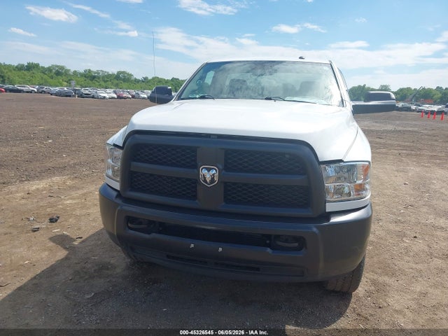 45326545 :رقم المزاد ، 3C63R3AL2HG788940 vin ، 2017 Ram 3500 Tradesman  4x4 8' Box مزاد بيع