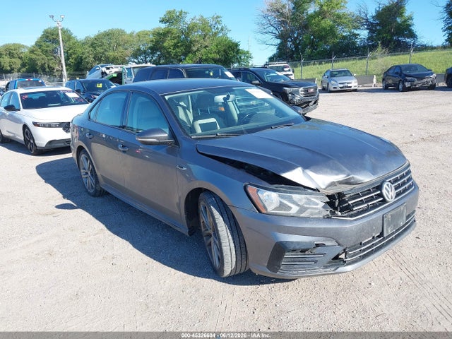 Volkswagen Passat 2.0t R-line/2.0t S 2018 1VWAA7A34JC010496 головне зображення