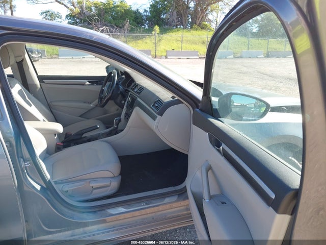 45326604 :رقم المزاد ، 1VWAA7A34JC010496 vin ، 2018 Volkswagen Passat 2.0t R-line/2.0t S مزاد بيع