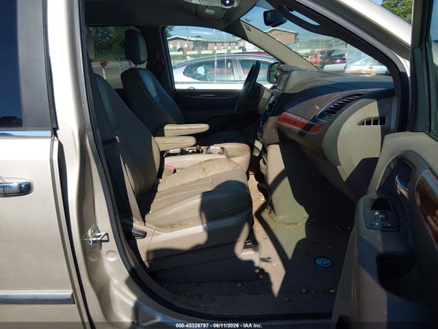2015 Chrysler Town & Country Touring მანქანა იყიდება აუქციონზე, vin: 2C4RC1BGXFR657059, აუქციონის ნომერი: 45326797