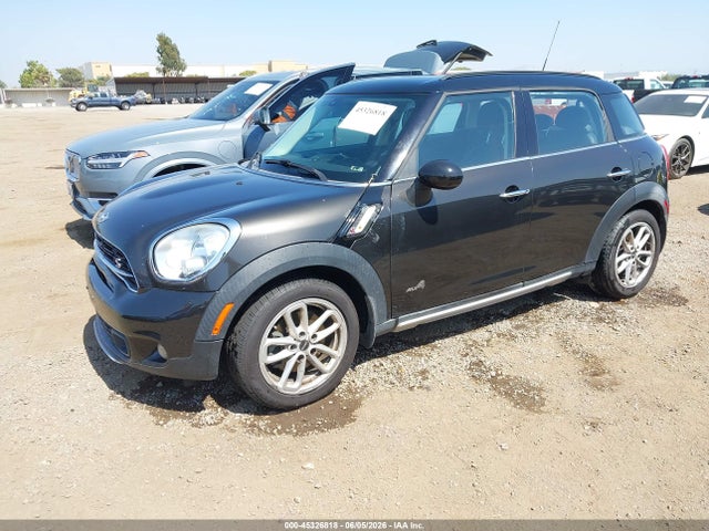 Mini Countryman Cooper S 2015 WMWZC5C51FWP45278 Image 2