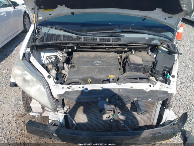5TDYK3DC4ES454419 Toyota Sienna Xle V6 8 Passenger