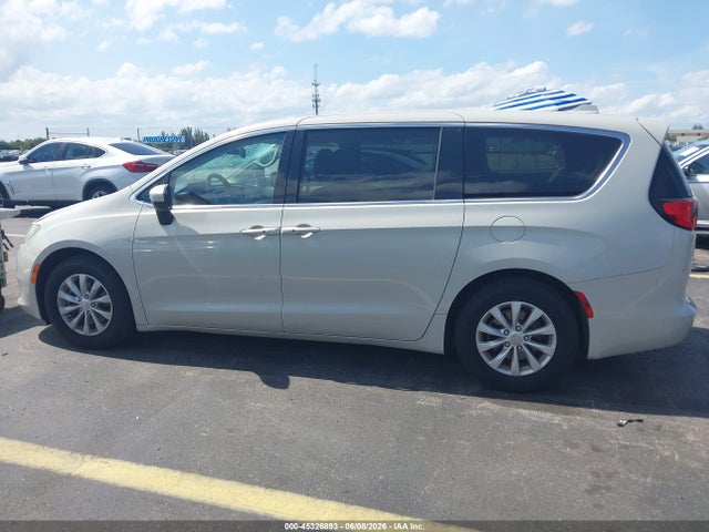 Продажа на аукционе авто 2017 Chrysler Pacifica Touring, vin: 2C4RC1DG8HR565674, номер лота: 45326893
