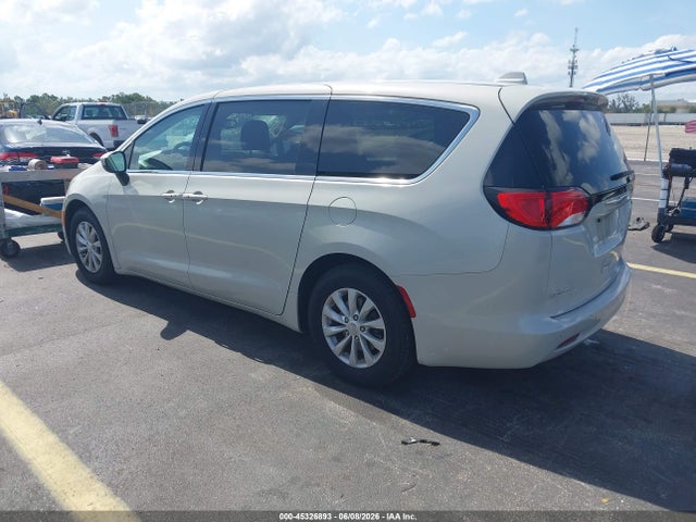 Продажа на аукционе авто 2017 Chrysler Pacifica Touring, vin: 2C4RC1DG8HR565674, номер лота: 45326893