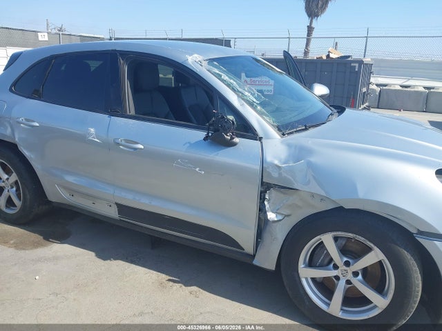 Porsche Macan 2021 WP1AA2A55MLB06650 Image 6