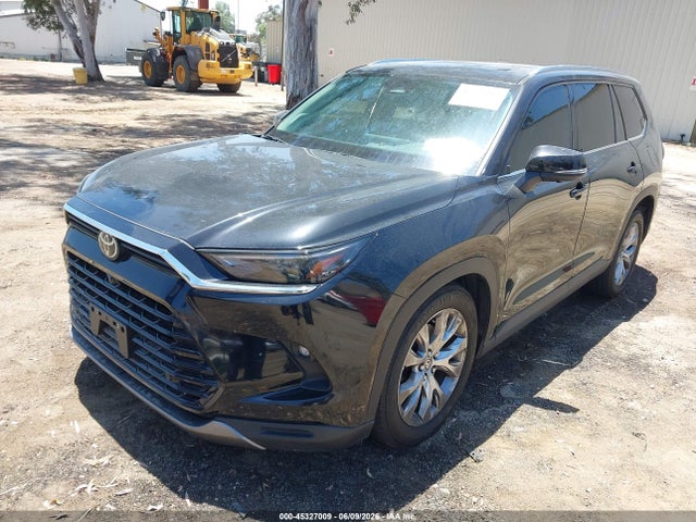 Toyota Grand Highlander Limited 2024 5TDAAAB59RS061809 Image 2