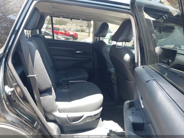 Toyota Grand Highlander Limited 2024 5TDAAAB59RS061809 Image 8